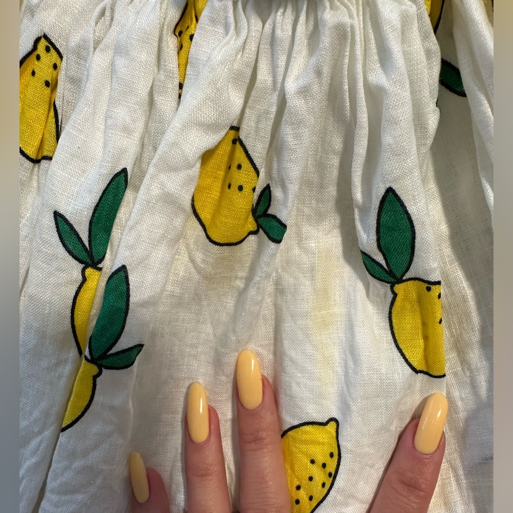 Gil Hurgel lemons dress off the shoulder - Picture 12 of 13